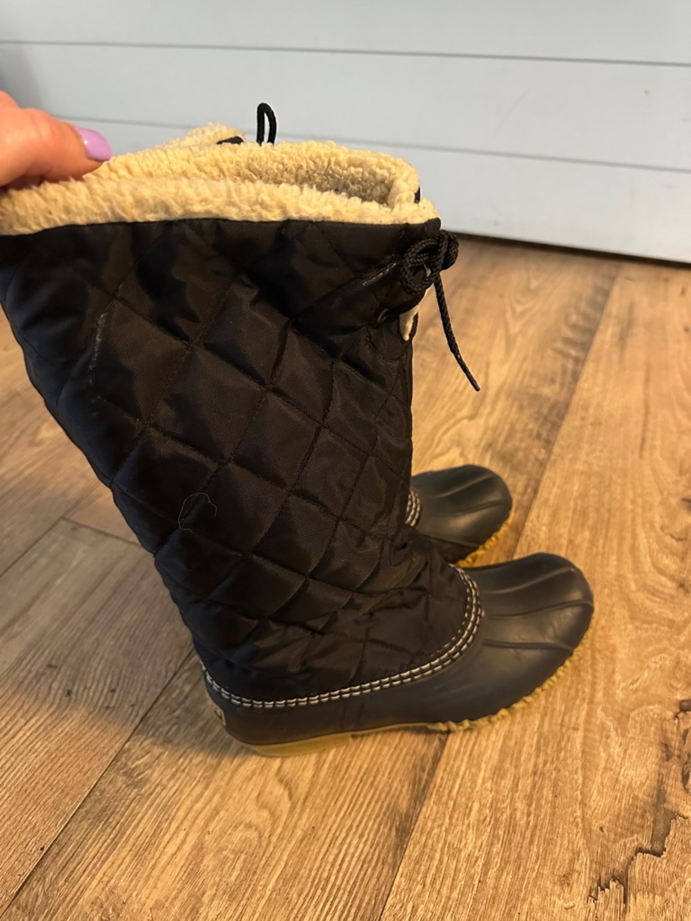 Women’s LL Bean Black Quilted Winter Snow Boots with Sherpa Lining